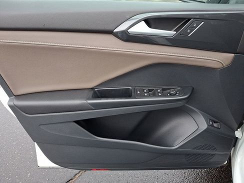 Certified 2023 Volkswagen Taos SEL image 12