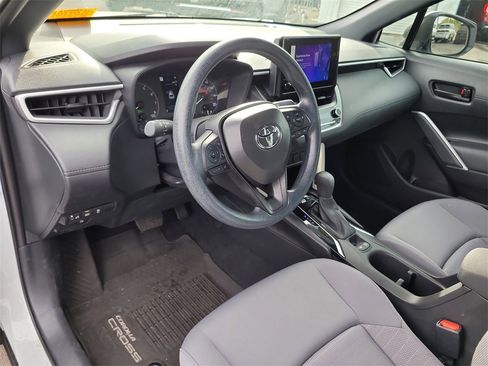 Used 2025 Toyota Corolla Cross AWD Hybrid image 14