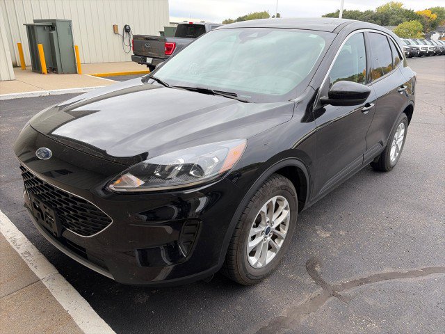 Used 2021 Ford Escape SE w/ Cold Weather Package AWD/4WD image 1