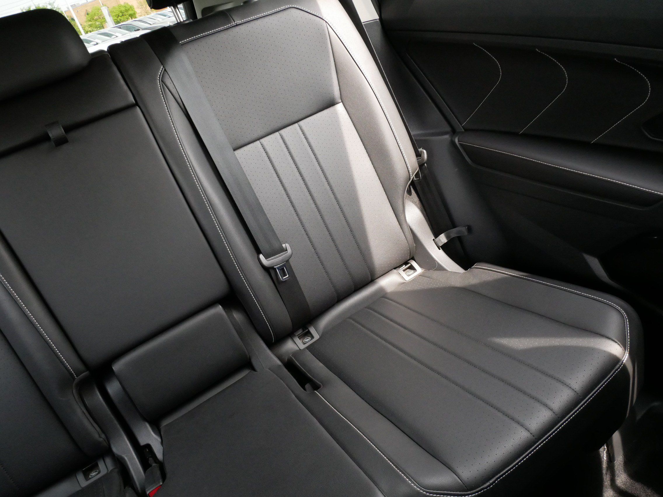Certified 2023 Volkswagen Tiguan SE w/ Panoramic Sunroof Package AWD/4WD image 14