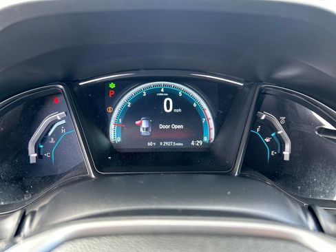 Used 2018 Honda Civic EX image 9