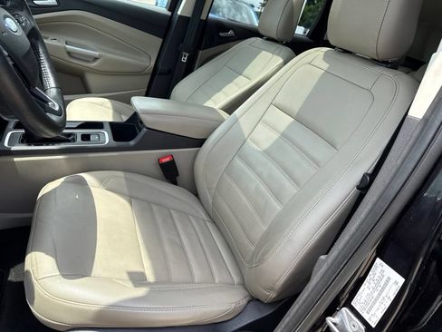 Used 2019 Ford Escape Titanium AWD/4WD image 8