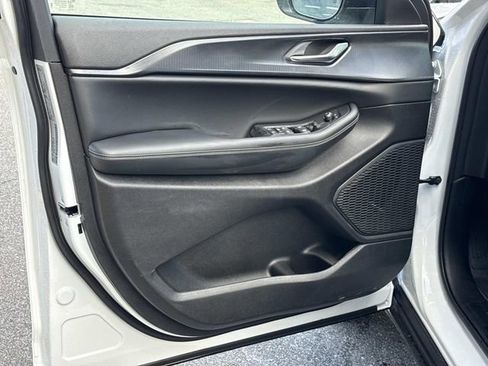New 2026 Jeep Grand Cherokee L Laredo AWD/4WD image 28