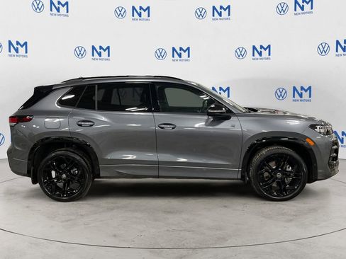 New 2026 Volkswagen Tiguan SE R-Line image 6