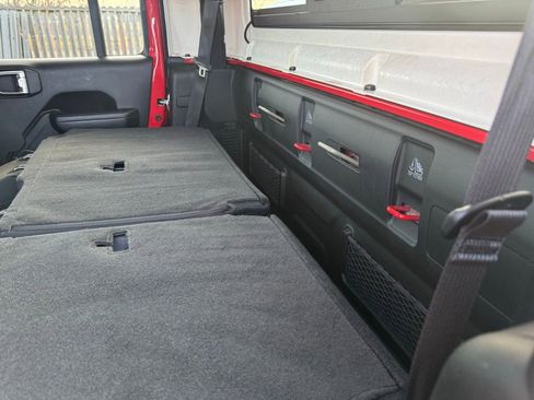 Certified 2023 Jeep Gladiator Sport image 30