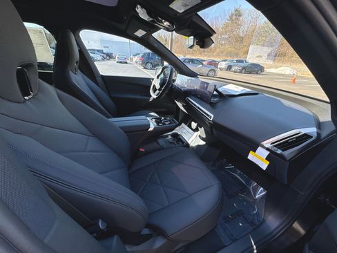 New 2026 BMW iX xDrive60 image 33