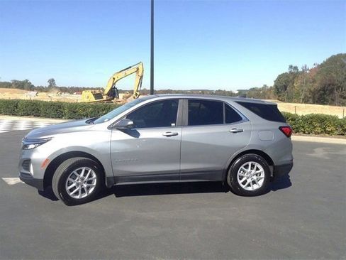 Used 2023 Chevrolet Equinox LT w/ LPO, Floor Liner Package AWD/4WD image 6