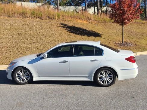 Used 2013 Hyundai Genesis 3.8 w/ Premium Pkg image 1