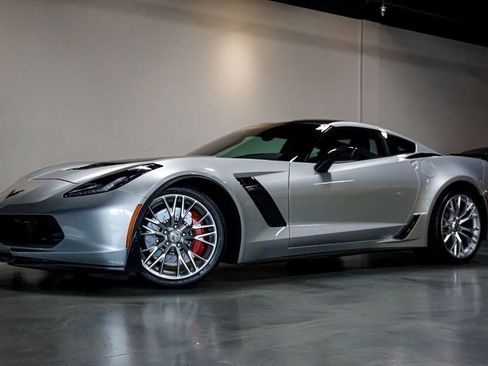 Used 2016 Chevrolet Corvette Z06 w/ 3LZ Preferred Equipment Group RWD image 92