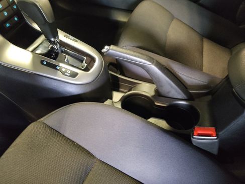 Used 2014 Chevrolet Cruze LT image 26