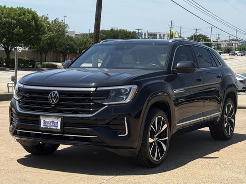 Used 2024 Volkswagen Atlas Cross Sport SEL Premium R-Line AWD/4WD image 9