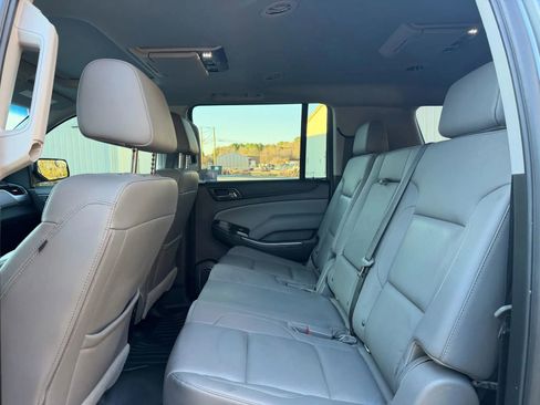 Used 2019 Chevrolet Suburban LT image 13