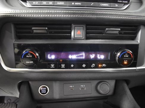 Used 2023 Nissan Rogue SV AWD/4WD image 18