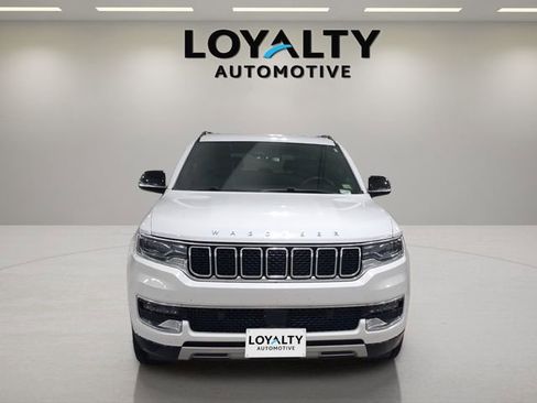 Used 2024 Jeep Wagoneer L Series II w/ Flexible Seating Group AWD/4WD image 8