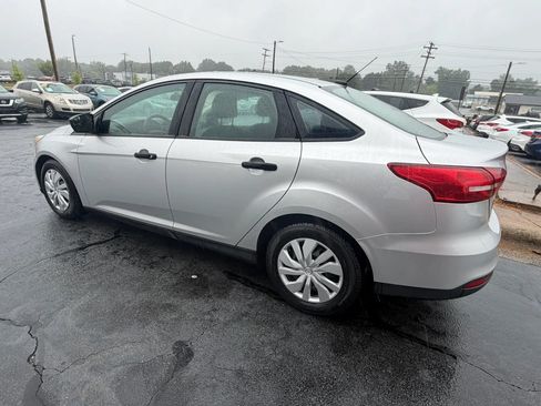 Used 2018 Ford Focus S FWD image 5