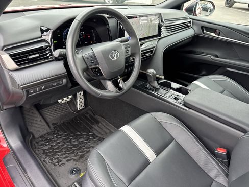 Used 2025 Toyota Camry SE w/ Multimedia Upgrade Package image 28