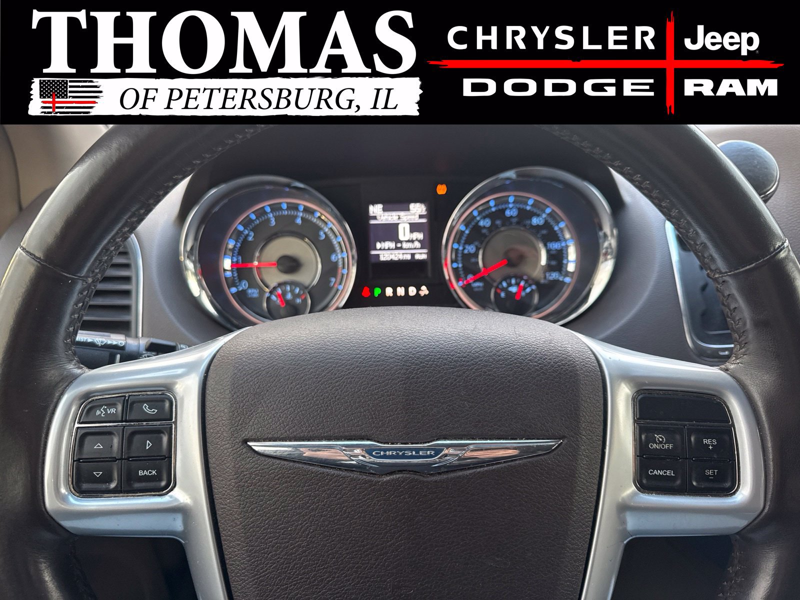 Used 2013 Chrysler Town & Country Touring-L FWD image 13
