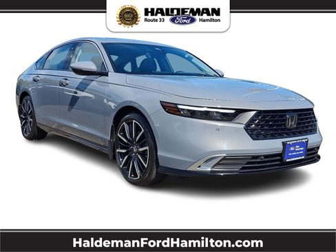 Used 2023 Honda Accord Touring image 1