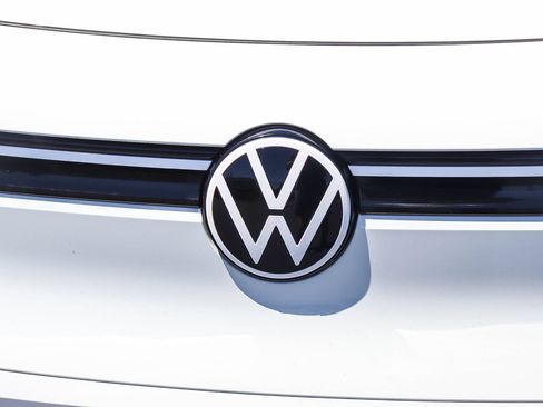Used 2024 Volkswagen ID.4 2WD image 13