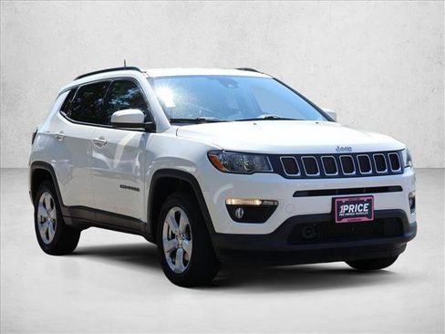 Used 2021 Jeep Compass Latitude w/ Driver Assistance Group AWD/4WD image 3