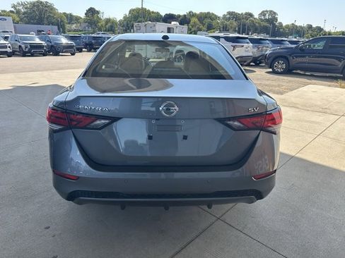 Used 2022 Nissan Sentra SV w/ SV Premium Package image 7