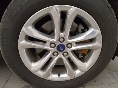 Used 2015 Ford Edge Titanium w/ Equipment Group 301A AWD/4WD image 31