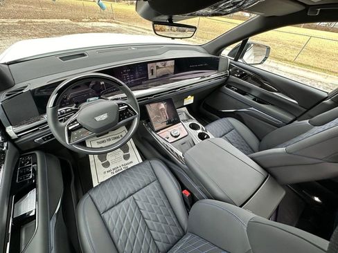 New 2025 Cadillac Escalade IQ Sport 1 w/ LPO, ONYX Package image 21