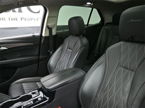 Used 2022 Buick Envision Avenir w/ Technology Package II image 16