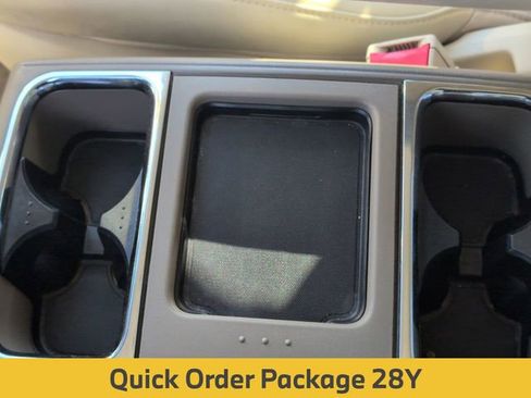 Used 2010 Chrysler Town & Country Limited w/ Entertainment Group #3 image 30