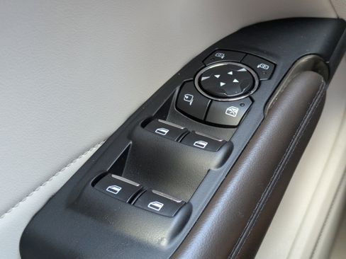 Used 2019 Lincoln MKC Select w/ Select Plus Package FWD image 22