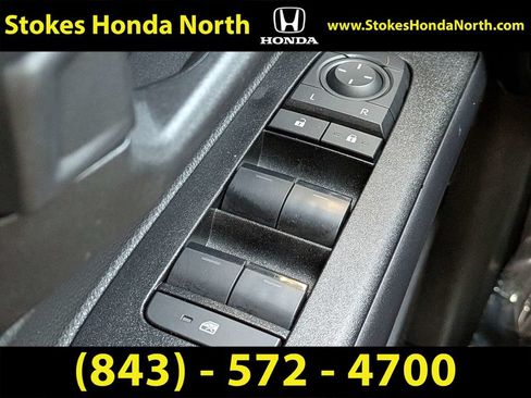 Used 2025 Toyota 4Runner SR5 AWD/4WD image 25