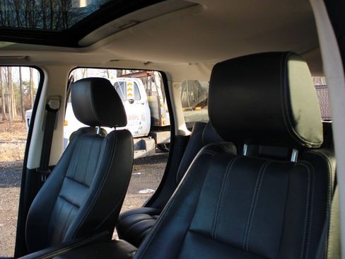 Used 2011 Land Rover Range Rover Sport HSE LUX AWD/4WD image 22