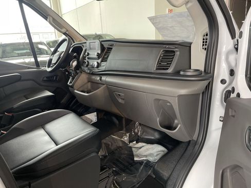 New 2024 Ford Transit 250 148 Medium Roof image 41