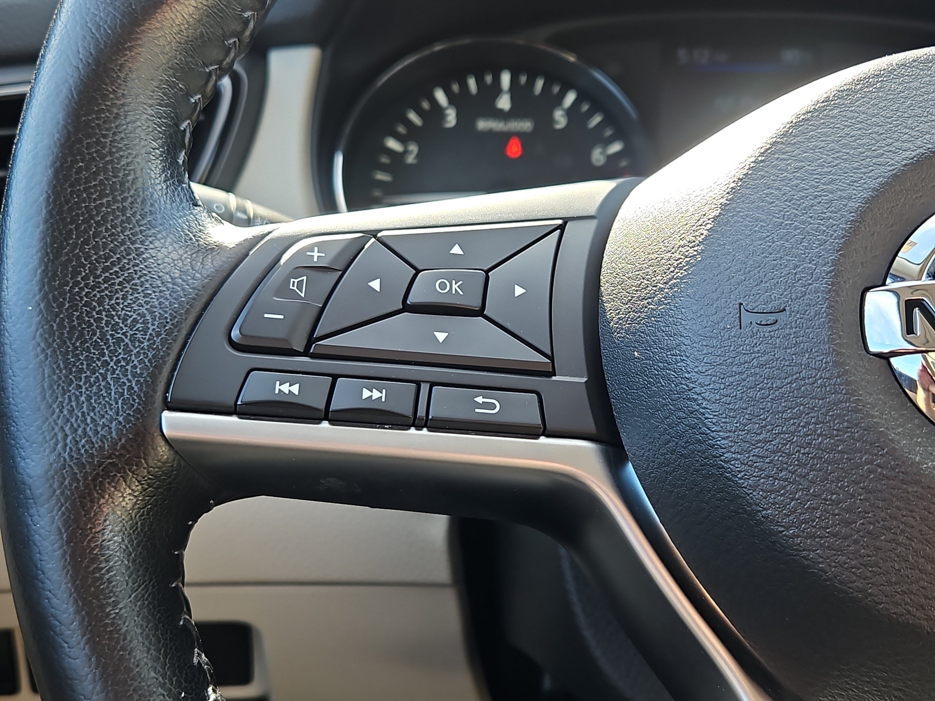 Used 2021 Nissan Rogue Sport SV w/ Technology Package AWD/4WD image 11