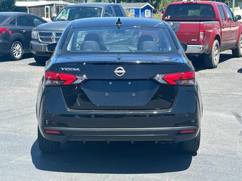 Used 2025 Nissan Versa SV FWD image 5