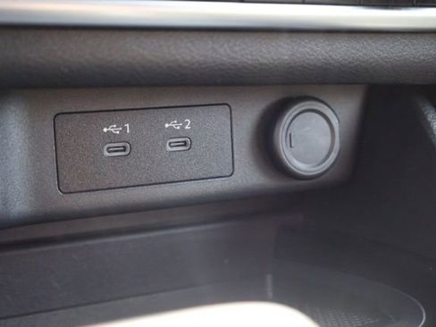 Used 2024 Nissan Rogue SV AWD/4WD image 29