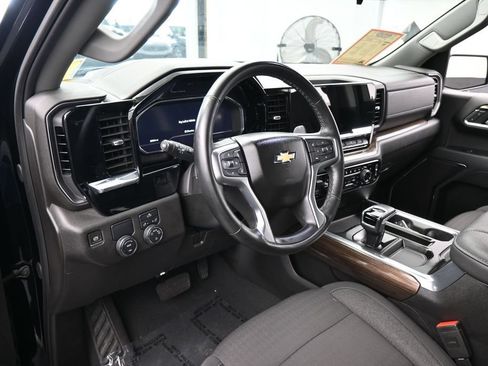 Used 2024 Chevrolet Silverado 1500 LT RWD image 10