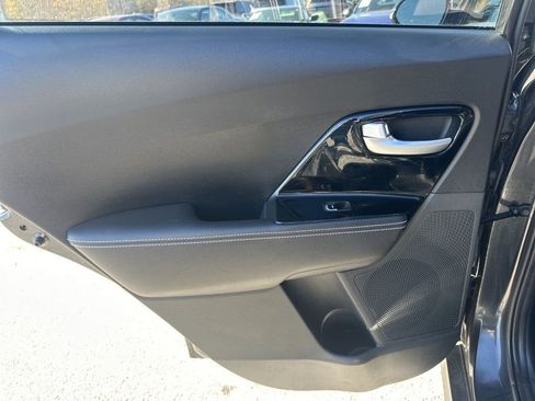 Used 2022 Kia Niro EX w/ Cold Weather Package image 27