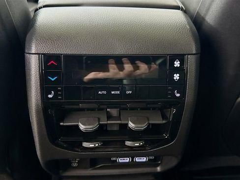 New 2025 Jeep Grand Cherokee L Limited image 25