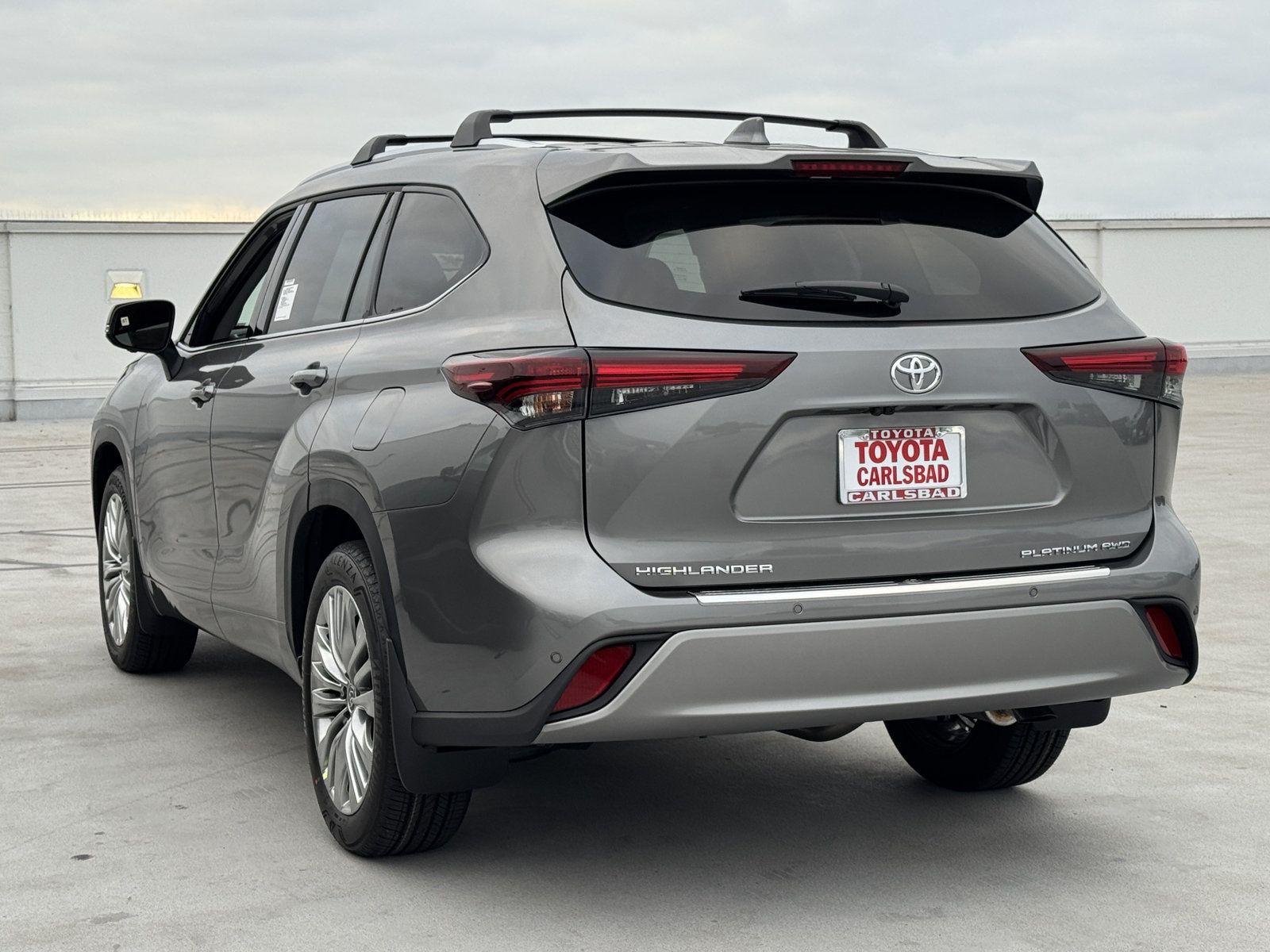 New 2026 Toyota Highlander Platinum AWD/4WD image 13