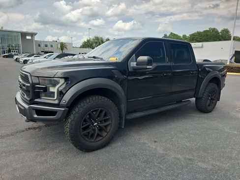 Used 2017 Ford F150 Raptor w/ Equipment Group 802A Luxury AWD/4WD image 3