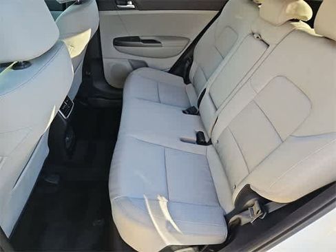 Used 2022 Kia Sportage LX image 18