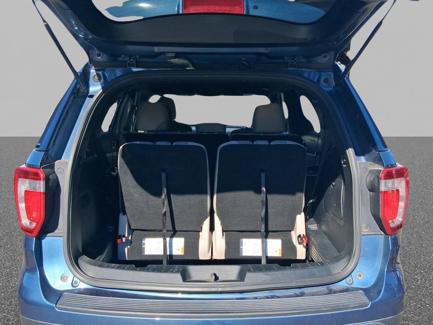 Used 2019 Ford Explorer FWD image 9