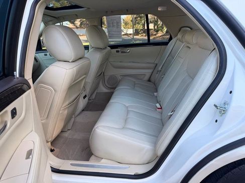 Used 2009 Cadillac DTS Luxury I w/ Sun And Navigation Package image 19