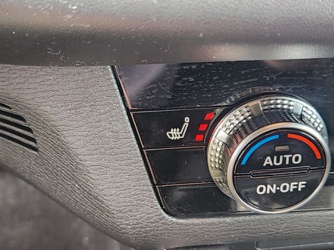 Used 2025 Mitsubishi Outlander ES AWD/4WD image 14