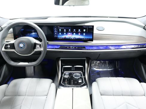Used 2023 BMW i7 xDrive60 AWD/4WD image 43