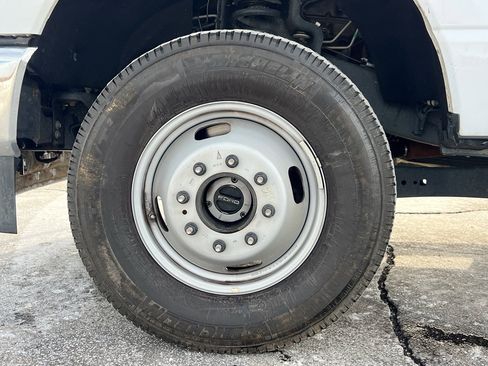 Used 2024 Ford F350 XL w/ Snow Plow Prep Package image 13