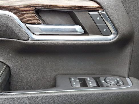 Used 2024 GMC Sierra 1500 SLE image 12