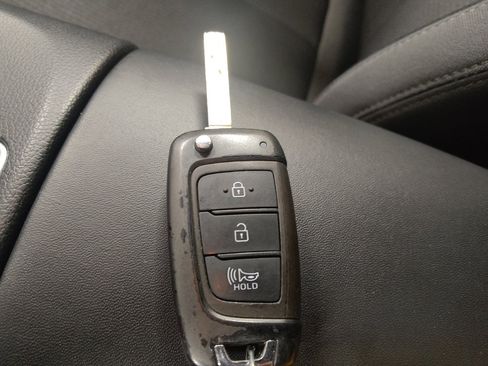 Used 2023 Hyundai Santa Fe SE AWD/4WD image 32