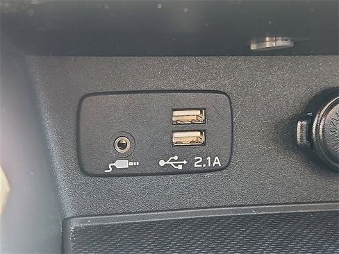 Used 2022 Subaru Forester Premium image 24